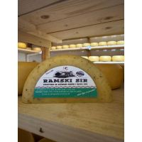 Ramski polutvrdi sir sa začinom peršin i bijeli luk 1/2 (cca 0,45 kg)